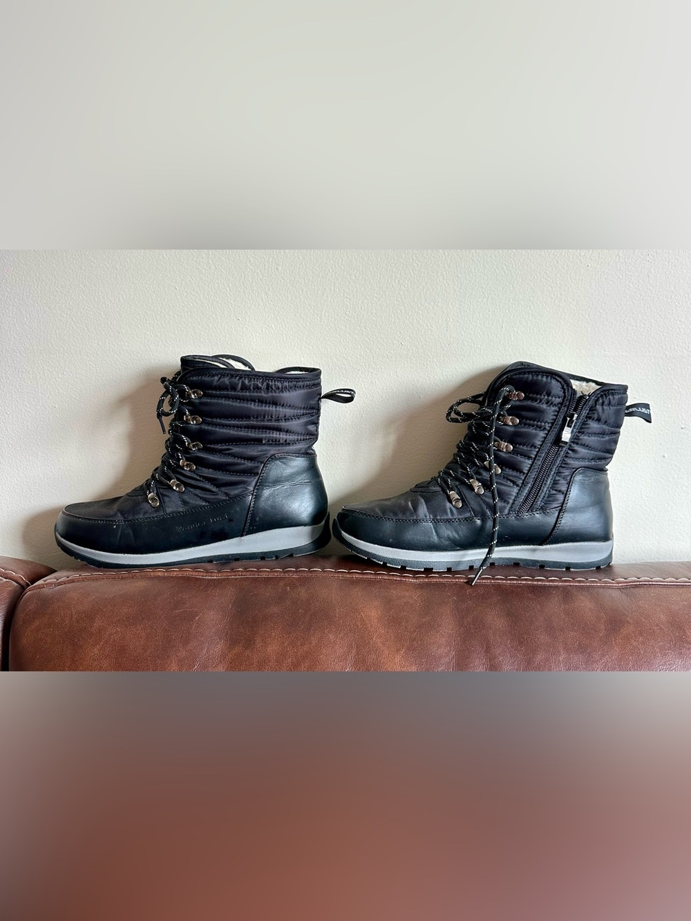 9 WW Wanderlust “Erika” Waterproof Lace-Up and Zip-Up Black Quilted Winter Boots